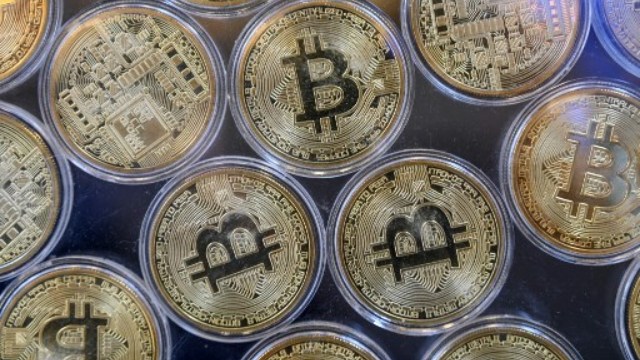 Hackers steal over $600 million in one of the biggest cryptocurrency heists 黑客在最大的加密货币抢劫案之一中窃取了超过6亿美元