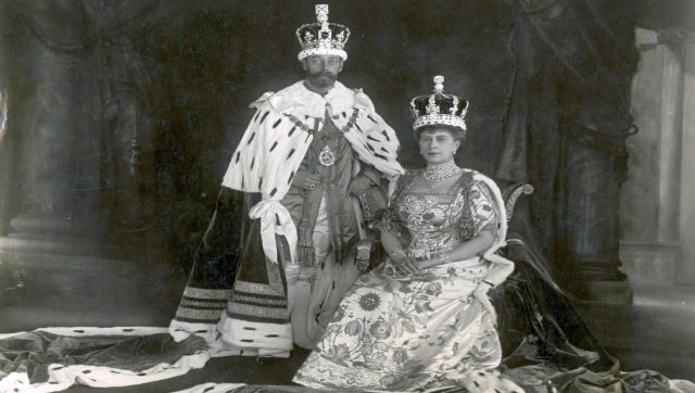 卡米拉将戴上玛丽女王的王冠而不戴科依努尔英国皇室在与印度的外交上取得了胜利